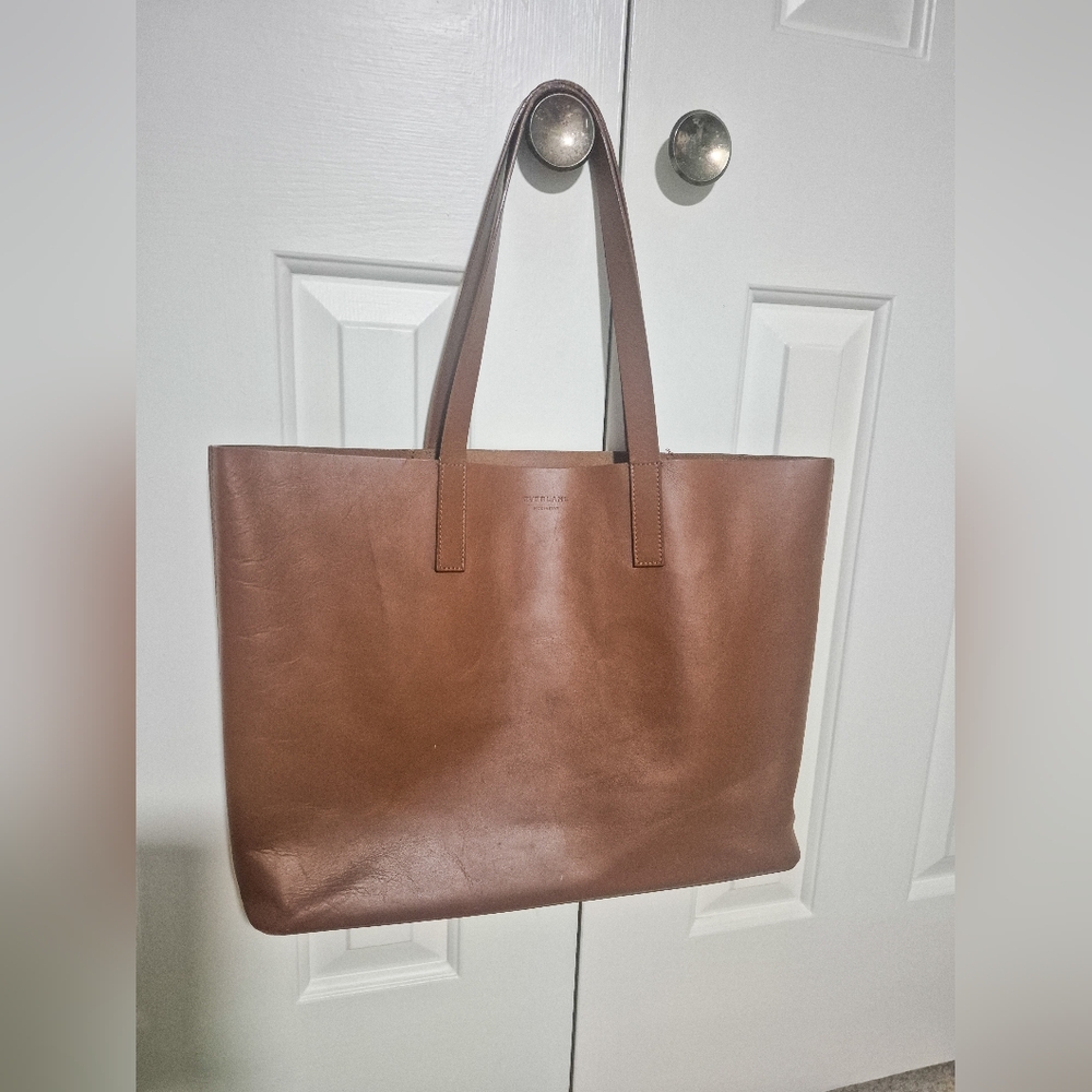 The Luxe Italian Leather Tote - Picture 2 of 8